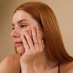 18K Solid Gold Diamond and Aquamarine Engagement Ring - Image 5