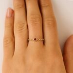 18K Solid Gold Garnet Chain Ring - Image 7