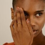 18K Solid Gold Garnet Chain Ring - Image 4