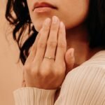 18K Solid Gold Single Natural Diamond Chain Ring - Image 3