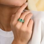 18K Solid Gold Three Stone Emerald Diamond Ring - Image 4