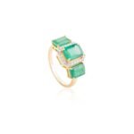 18K Solid Gold Three Stone Emerald Diamond Ring - Image 3