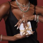 18k Solid Gold Diamond Emerald Baguette Illusion Tennis Bracelet - Image 4