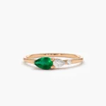 18K Solid Gold Pear Shape Emerald and Diamond Ring - Image 2