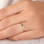 18K Solid Gold Pear Shape Emerald and Diamond Ring - Image 4