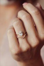 Baguette Diamond V Tracer with Pave Diamond Band - Image 4