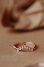 Baguette Diamond V Tracer with Pave Diamond Band