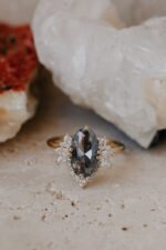 14k 純金 2.44 克拉長橢圓形星系莫桑石鑽石戒指