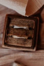 Solid Gold Criss Cross Ring, 18k Gold X Ring, Natural Diamond ring for women, Gift for her - Image 2