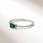 18K Solid Gold Baguette Emerald Twist Ring - Image 5