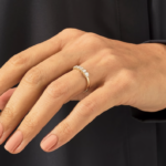 天然鑽石長方形結婚戒指：18K純金女士結婚戒指