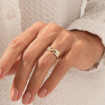 密鑲天然鑽石線條 | 14k純金厚雪茄戒托 | 獨特設計小型天然鑽石